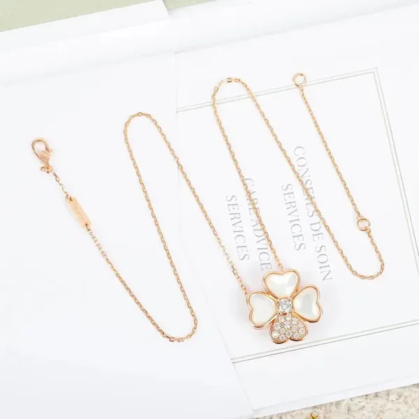 Van Cleef & Arpels accessories 3